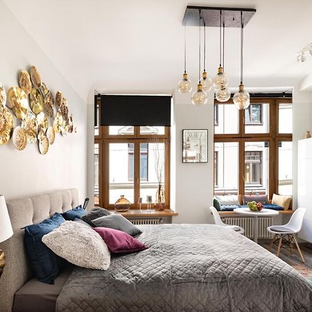 Art Design King Bed Studio Apartment In Old Town Riga Extérieur photo