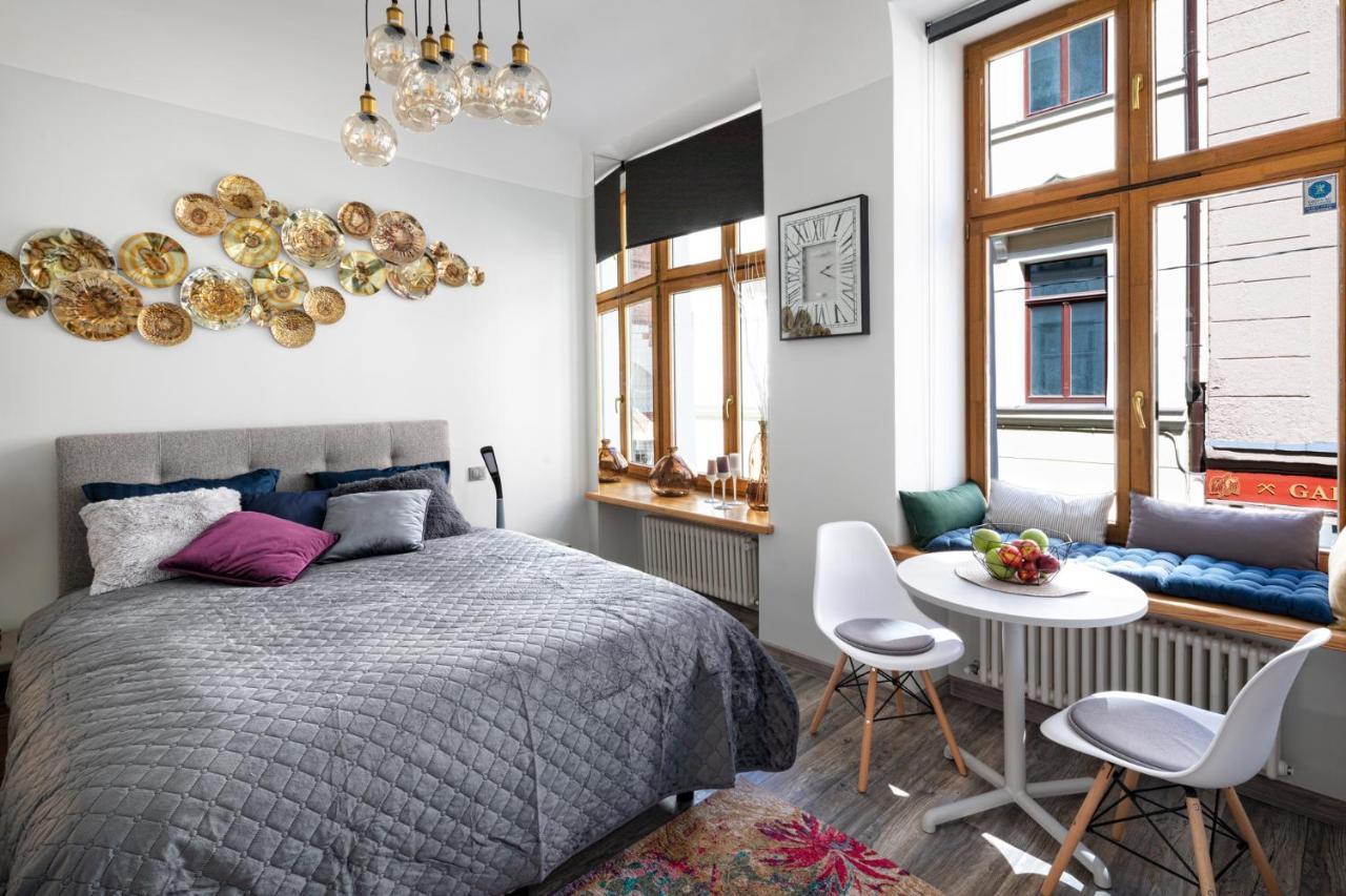 Art Design King Bed Studio Apartment In Old Town Riga Extérieur photo